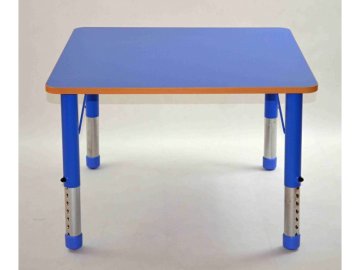 Dřevěné stoly výškově stavitelné