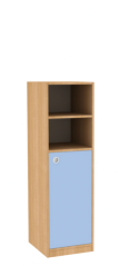Dřevěná dětská skříň s dvířky a policemi - úzká / střední výška