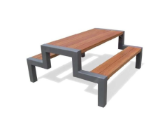 Lavice se stolem Alba