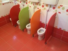 Dělící stěna do koupelny na nožičkách 80x55 cm (VxH)