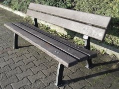 Litinová lavička PARK s recyklovaným plastem